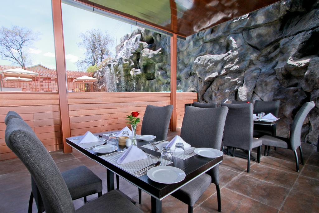 Prideinn Azure Hotel Nairobi Westlands Exterior photo